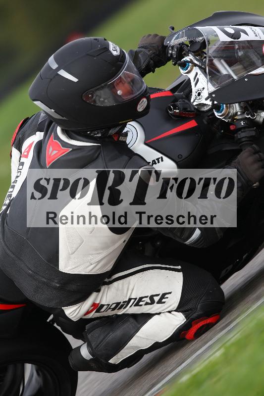 /Archiv-2022/68 13.10.2022 Speer Racing ADR/Freies Fahren rot und gelb/9